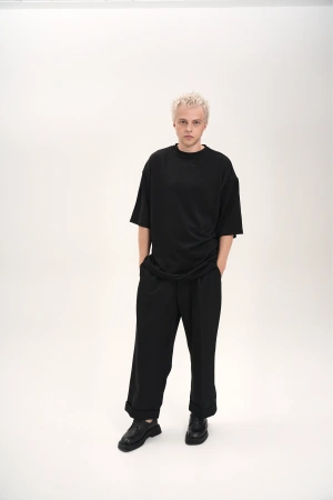 Футболка (оверсайз) Футболка (оверсайз)